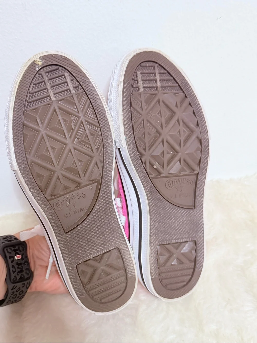 Converse Kids Low-Top Canvas Sneakers in Neon Pink and Black size 12 youth
